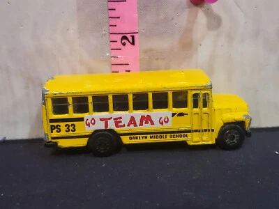De colección 1985 Matchbox 1:95 "Oaklin Middle School Bus "Go Team Go" Foto 1 de 4