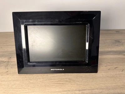 Motorola MF700 7" Digital Photo Frame - Slideshow - USB & Memory Card - Black - Image 1 of 4