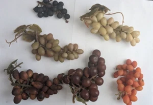 Artificial Multicolor Suave Flexible Uvas Racimos Tallos con Hojas, Lote de 6 - Imagen 1 de 11