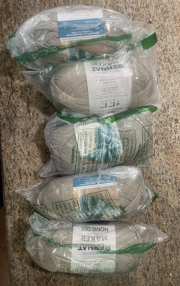 5 Spinrite 161211-11008 Bernat Maker Home Dec Yarn-Clay *NIB *NONSMOKING HOME  - Image 1 of 1