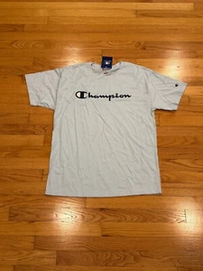 Champion Refine Sky hellblau klassisch Grafik T-Shirt Large brandneu mit Etikett - Bild 1 von 6