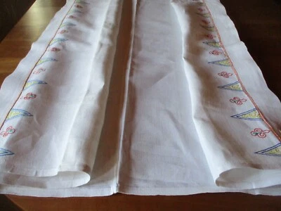 Nappe N°299 en lin et chanvre broderies géométriques 162 x 194 cm  bon état - Photo 1/4