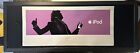 Affiche originale Apple iPod silhouette Subway 2004. 66 x 28,3 cm. Neuf. Violet