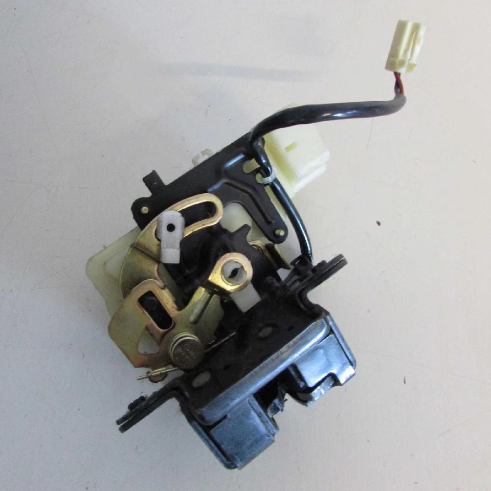 Rear door lock 19495 for MAZDA MPV MK2 1999-2006 used (19498) Foto 1 de 1