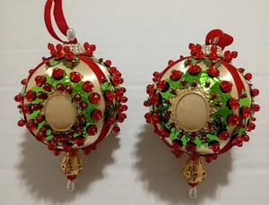 2er Set Vintage rot & grün Perlen Weihnachten Stecknadel Ornament Kugeln Handarbeit - Bild 1 von 6