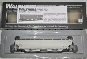 920-105837 Walthers Proto TILX 4-Bay Covered Hopper - Picture 1 of 7
