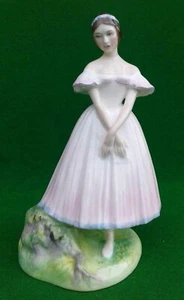 ROYAL DOULTON - LA SYLPHIDE - HN2138. - Picture 1 of 11