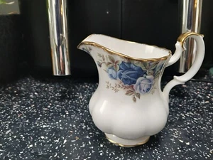 ROYAL ALBERT MOONLIGHT ROSE MILK JUG - Picture 1 of 2