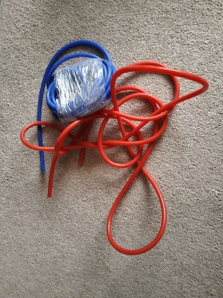4mm Blue / Red Silicone Hose Bundle, Vacuum Car Pipe Line Flexible - Image 1 of 1