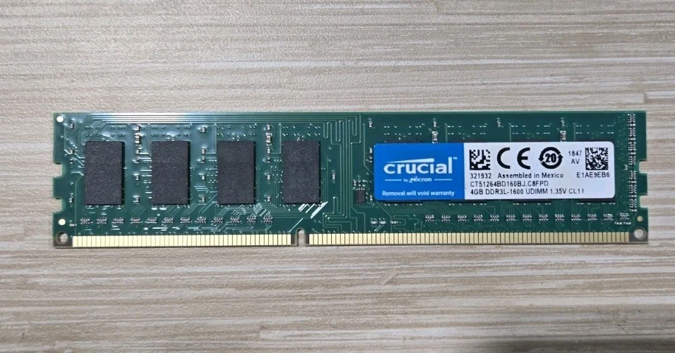Crucial 4GB DDR3L-1600 UDIMM Desktop Memory RAM - Image 1 of 1