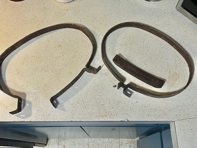 Juego de soportes de tanque de gasolina ovalados Ford modelo T Foto 1 de 3