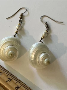 Vintage Cinnerus Pearl Shell Earrings adolescent - Picture 1 of 11