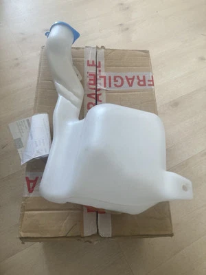 GENUINE HONDA EF CIVIC SI EF3 ED7 EF9 EE9 88-92 FRONT WINDSCREEN WASHER TANK SH3 - Image 1 of 2