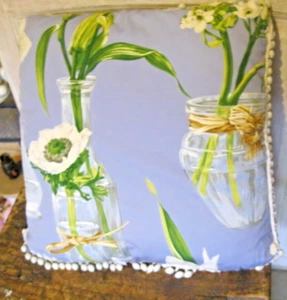 Bespoke feather cushion designer pattern 17 inches . beaded edges - Picture 1 of 4