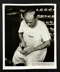 1960s Ballet Pointe Shoemaker Shop Workman Shoe Tools Apron Vintage Press Photo - Picture 1 of 2