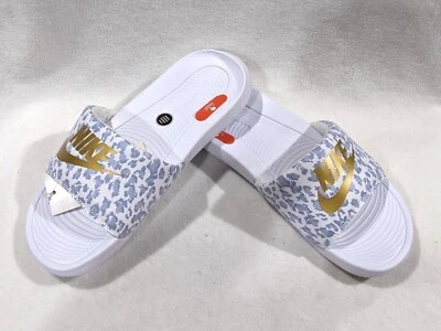 Sandalias para mujer Nike Victori One estampadas blancas/doradas/grises - talla 7/8/10 nuevas sin caja Foto 1 de 4