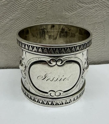 ANILLO SERVILLETERO ESTERLINA WMH - Grabado, Floral, Borde Aplicado, 1.5” Ancho, 36 Gr Foto 1 de 4