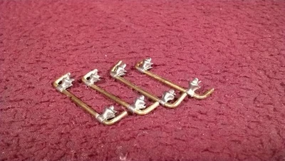 LIONEL PREWAR 318 STD GAUGE ELECTRIC LOCOMOTIVE - CAB HANDRAILS & STANCHIONS - Image 1 of 2