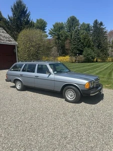 1982 Mercedes-Benz 300-Series - Picture 1 of 8