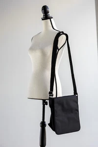 HOLT RENFREW  Black Canvas Messenger Crossbody Bag Vintage - Picture 1 of 5