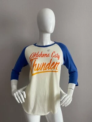 Camiseta para mujer con logotipo gráfico de algodón NBA Oklahoma City Thunder gráfica talla M Foto 1 de 4
