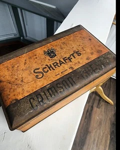 Vintage Shraffts Bonboniere 1941 Blech Vorratsbehälter purpurrot Truhe Rost gealtert - Bild 1 von 6