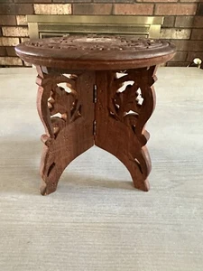 Vintage Floral/Leaf Design Carved Wood Plant Stand Inlay Top Foldable Legs - Picture 1 of 8