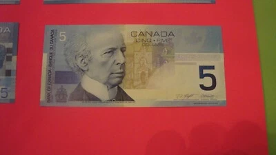 Canadian 2002 Series Five $5 Dollar Bill Excellent Uncirculated Condition  - Image 1 of 4