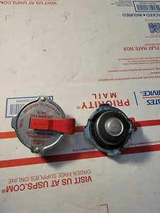 2 PK Stant Corp 16 Lbs Pressure Universal Radiator Cap Ford, Chevy, Mopar, Dodge - Foto 1 di 1