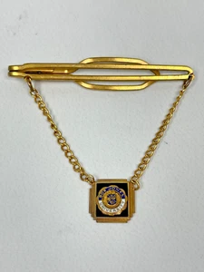 Vintage Bob Jones University Tie Clip Bar Chain Enamel Crest Gold Tone BJU - Picture 1 of 7