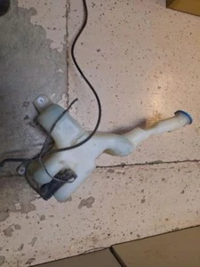 Wash Reservoir Coupe Fits 01-05 CIVIC 220 - Picture 1 of 2