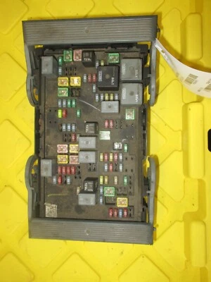 GMC Yukon XL 1500 2007 caja de fusibles 5,3 L AT 2x2 Foto 1 de 2