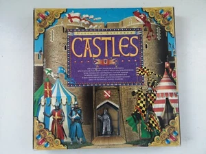 Ultimate Explorers Castles - Fold Out Castle, Figuren - Readers Digest - Bild 1 von 7