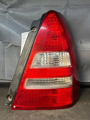 Fits 2003-2005 Subaru Forester Right Taillight Assembly OEM:84201SA020 - Imagem 1 de 4