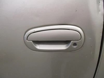 Manija de puerta exterior delantera izquierda usada se adapta a: Ford F150 2000 pickup puerta delantera L. p Foto 1 de 4