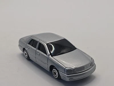Cadillac DeVille DTS Maisto Silver Metal Flake - Image 1 of 4