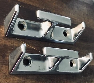 2 ganchos de amarre OEM - E27B 9900064-AB E3TZ-9900064-A Foto 1 de 2