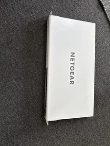 NETGEAR GC728XP 28-Port Gigabit Ethernet Insight Managed Smart Cloud PoE+ Switch - Picture 1 of 3