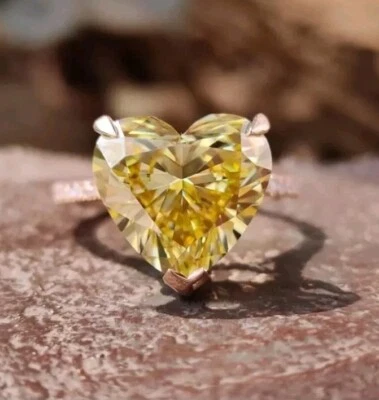 Bonito anillo en forma de corazón de diamantes champán tratado certificado de 8 quilates. Plata 925 Foto 1 de 4