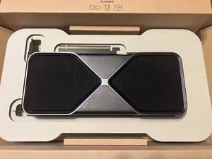 NVIDIA GeForce RTX 5070 12GB Founders Edition Graphics Card - IN HAND- SHIPS NOW - Picture 1 of 3