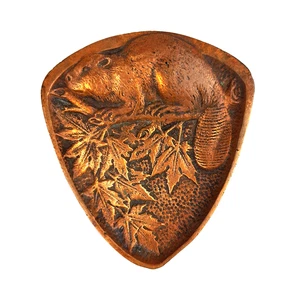 Vintage Beaver & Maple Leaf Canada Souvenir Metal Trinket Dish Ashtray Plaque - Picture 1 of 2