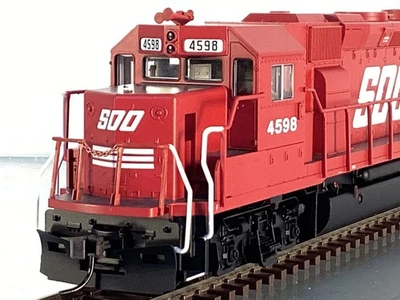 Atlas HO GP39-2 Ph2 SOO LINE MIB Part #10000938, Loco #4598, DCC ready - Image 1 of 4