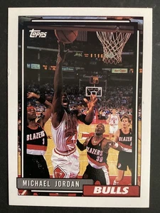 1992-93 Topps - Michael Jordan #141 Chicago Bulls - Picture 1 of 2