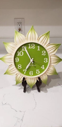 Vintage Seth Thomas Lime Green Daisy Model: 2401-000 Name: Jonquil Wall Clock Cover