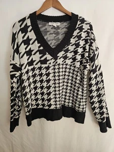 Caren Sport Women’s Plus 2X Sweater Black White Houndstooth Knit Pullover V-Neck - Picture 1 of 7