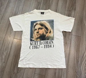 Vintage 1994 Nirvana Kurt Cobain Memorial End of Music White T-Shirt Adult L 90s - Picture 1 of 12