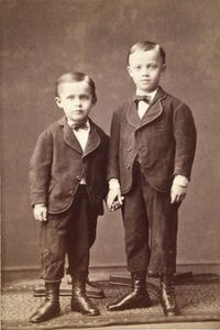 Antikes CDV FOTO aus den 1870er Jahren zwei junge Brüder Jungen Philadelphia PA - Bild 1 von 3