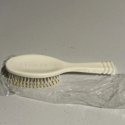 Clinique mini hairbrush new open package - Image 1 of 4