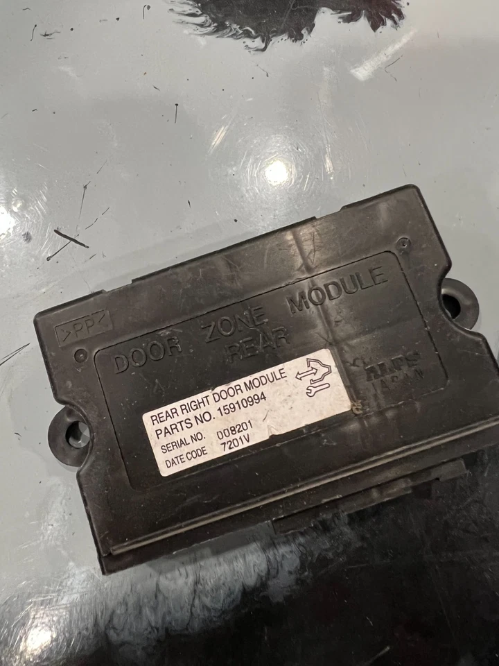 Cadillac STS 2008 módulo de control de puerta trasera derecha OEM 15910994 Foto 1 de 1