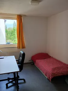 Wohnheimzimmer (nur Student/-innen) - Bild 1 von 10